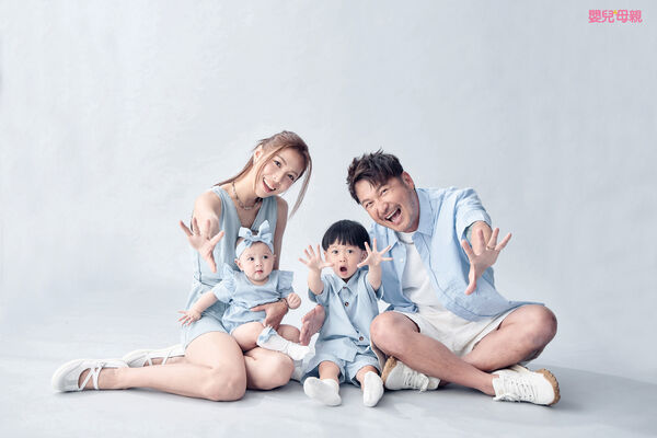 ▲▼KID一家人登上婦幼雜誌封面。（圖／《嬰兒與母親》提供）