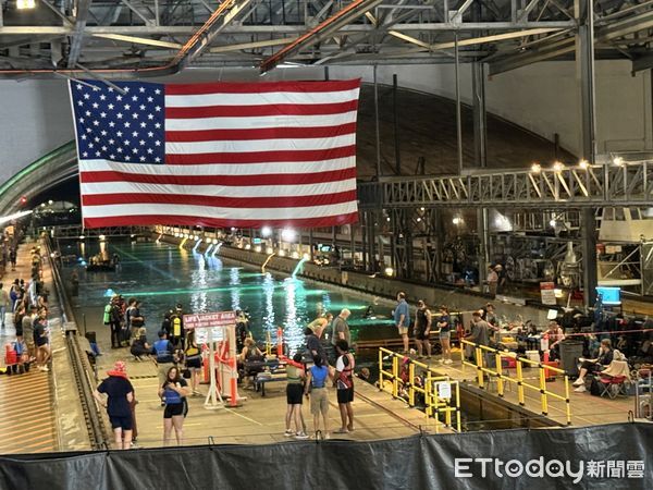 ▲成大人力潛艇隊首次進軍美國參賽，在軍用水槽中創下隊史最快紀錄3.24節。（記者林東良翻攝，下同）