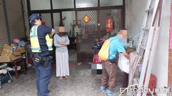 ▲內埔警分局員警護送賴男返家。（圖／記者陳崑福翻攝）