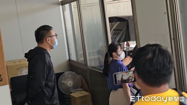 ▲國民黨花東、南投總部遭突襲搜索。（圖／記者高堂堯攝）