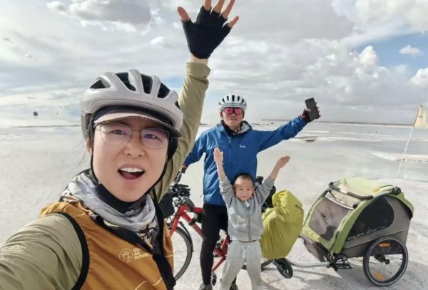 ▲▼兒子遊41國「英語零進步」　四川爸：旅行不該功利化。（圖／翻攝微博）