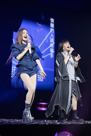 ▲▼彭佳慧和好友飆歌。（圖／索尼音樂提供）