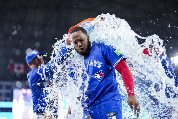 ▲藍鳥當家球星小葛雷諾（Vladimir Guerrero Jr.）在關鍵時刻挺身而出。（圖／達志影像／美聯社）