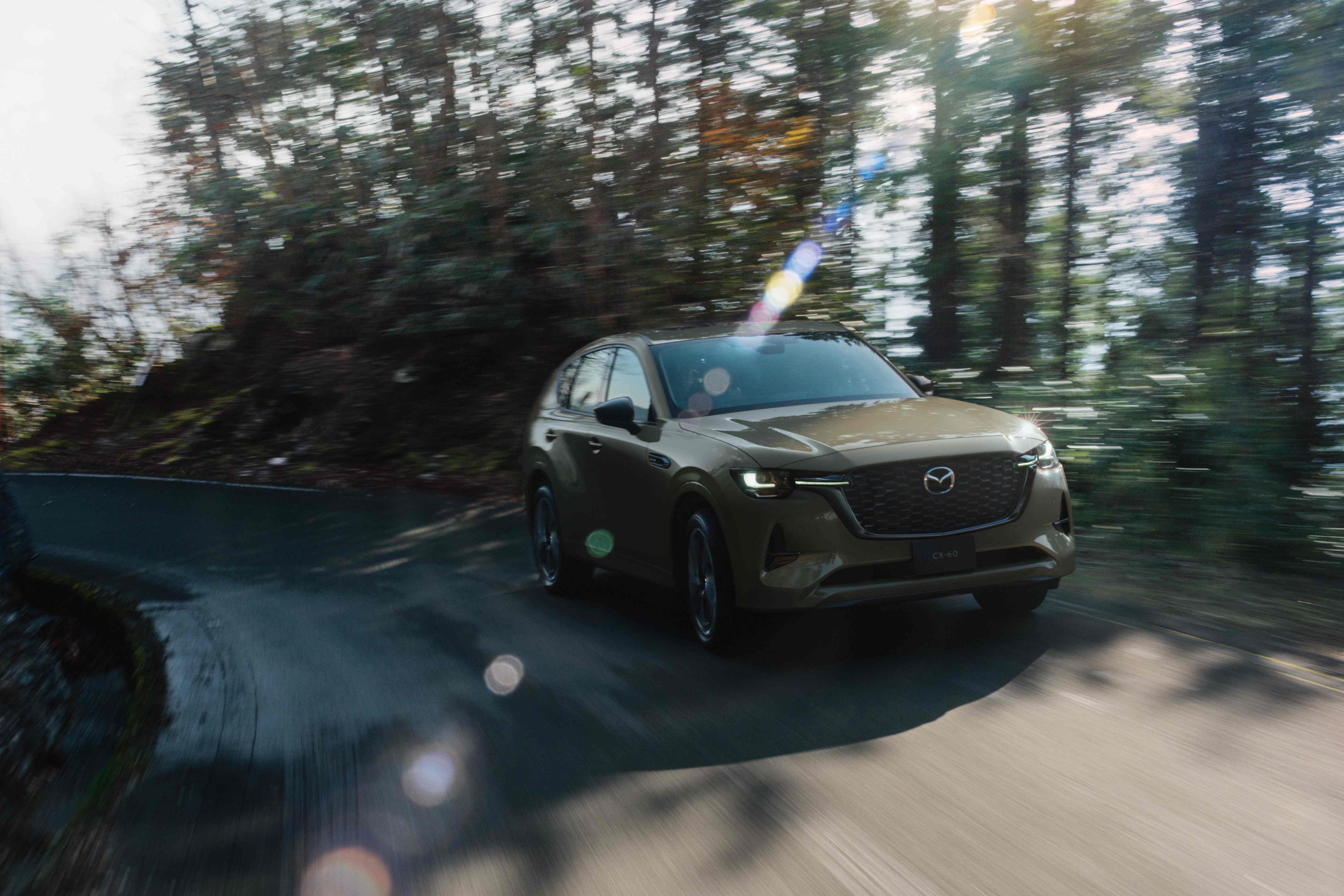 ▲新年式Mazda CX-60休旅推新顏色！底盤懸吊升級。（圖／翻攝自Mazda）