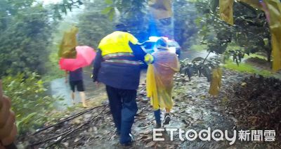 高雄8旬嬤迷途芒果園 警比對「桃紅色衣物」迅速找到家屬