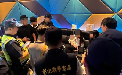 彰化20歲少婦深夜抱7月嬰KTV歡唱　回警「再唱一下就走」