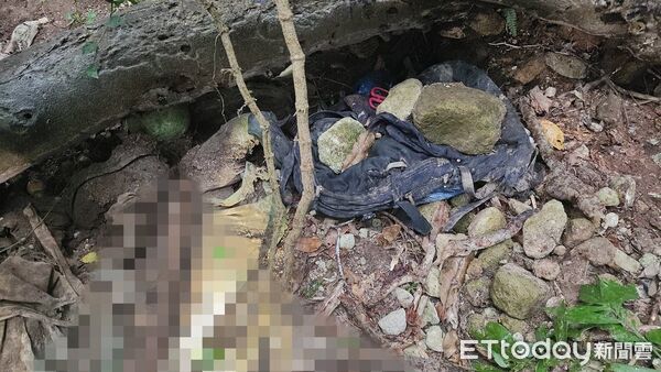 ▲新北八煙野溪驚現人骨 警採DNA比對身分。（圖／記者郭世賢翻攝）