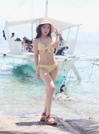 ▲▼阿沁辣妻。（圖／翻攝自Instagram／flora_li_flora）