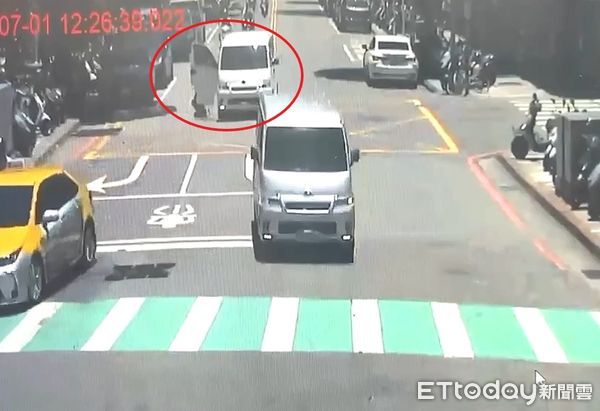 ▲陳男質疑女友偷去夜店，雙方發生爭吵妮女怒跳車。（圖／記者陸運陞翻攝）