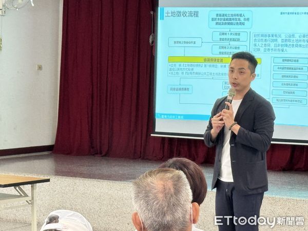 ▲北區成功里活動中心今召開北外環第4期公聽會，吸引居民表達反對意見。（圖／記者林東良攝，下同）