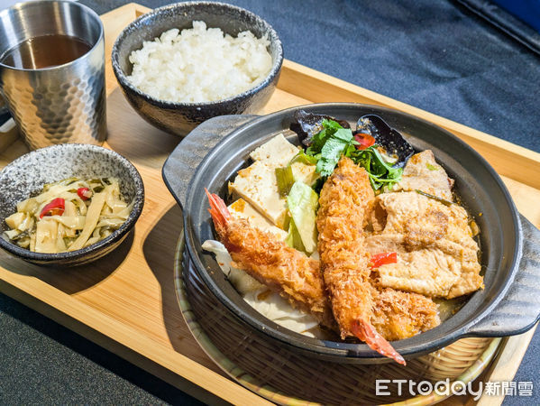 ▲林聰明沙鍋魚頭101店明開幕　4款限定套餐「有龍蝦、炸魷魚」。（圖／記者黃士原攝）