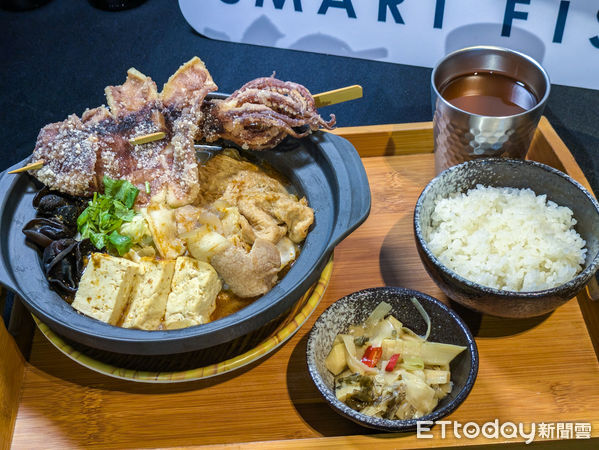 ▲林聰明沙鍋魚頭101店明開幕　4款限定套餐「有龍蝦、炸魷魚」。（圖／記者黃士原攝）