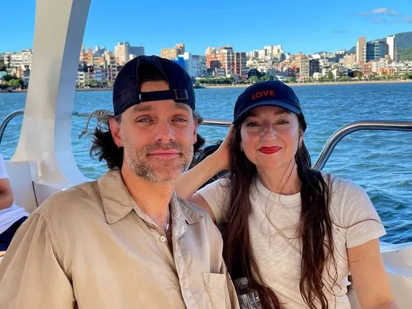 ▲《關於愛》挪威影后安德莉雅布萊恩霍維格（Andrea Bræin Hovig）、潛力男神塔優西塔戴拉雅各布森（Tayo Cittadella Jacobsen）來台體驗淡水渡輪。（圖／海鵬提供）