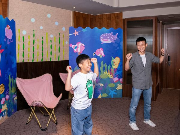 ▲台北遠東香格里拉於7月4日至8月31日推出「海底冒險樂園」親子住房專案，每晚10,000元起，享8大好禮、無限暢玩7大海洋主題空間。（圖/台北遠東香格里拉提供）