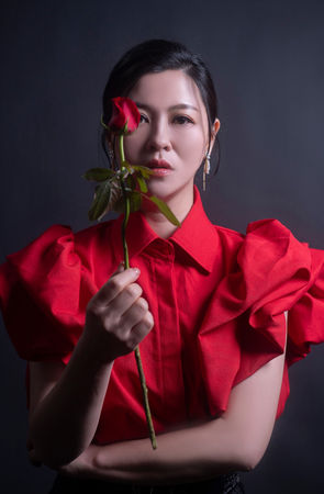 ▲▼ 陳奕珊從餐飲千金變教唱天后。（圖／陳奕珊提供）