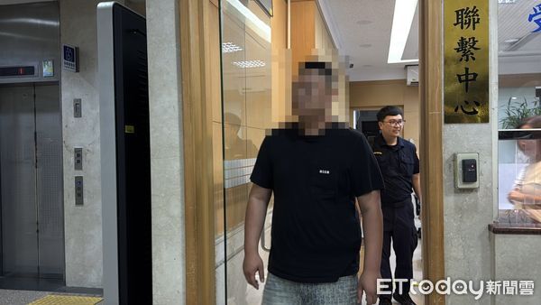 ▲▼             周姓男子涉嫌恐嚇罷免國民黨立委羅明才領銜人吳柏瑋，檢方諭令交保。（圖／記者黃宥寧攝，下同）