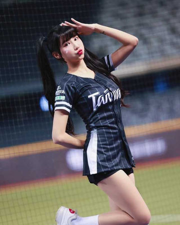 愛狗情侶1／樂天女神筠熹偽單身　大談5年地下情男友身分曝光