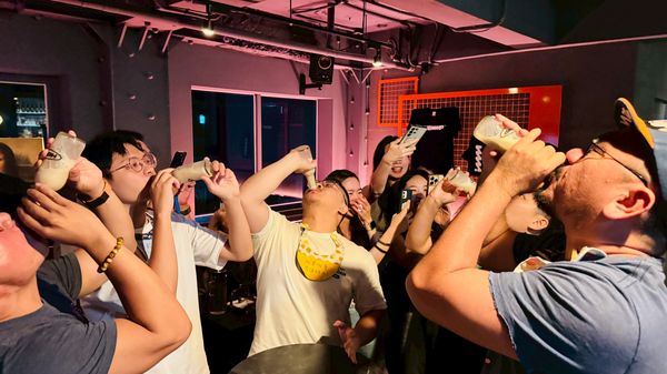 ▲▼HELP Bar & Cafe Taipei。（圖／部落客胖貓咪的奇幻旅程授權提供）