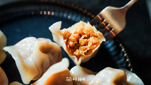 ▲▼HELP Bar & Cafe Taipei。（圖／部落客胖貓咪的奇幻旅程授權提供）