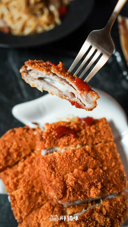 ▲▼HELP Bar & Cafe Taipei。（圖／部落客胖貓咪的奇幻旅程授權提供）