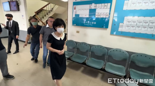 ▲▼彭振聲妻子輕生亡，陳佩琪現身殯儀館。（圖／記者吳世龍攝）