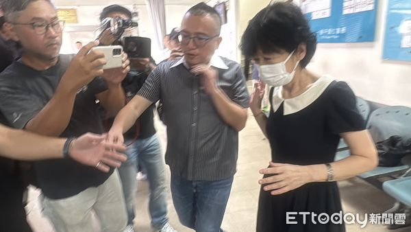 ▲▼彭振聲妻子輕生亡，陳佩琪現身殯儀館。（圖／記者吳世龍攝）