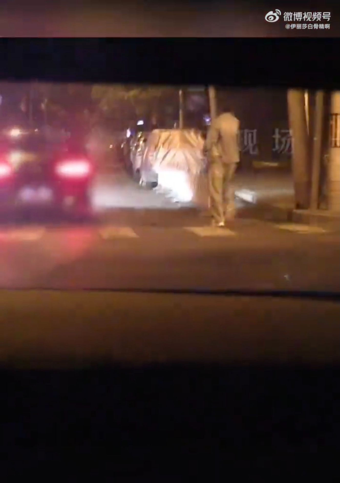 ▲梓渝演出BL劇《逆愛》爆紅，私下卻飽受私生飯困擾。（圖／翻攝自微博）