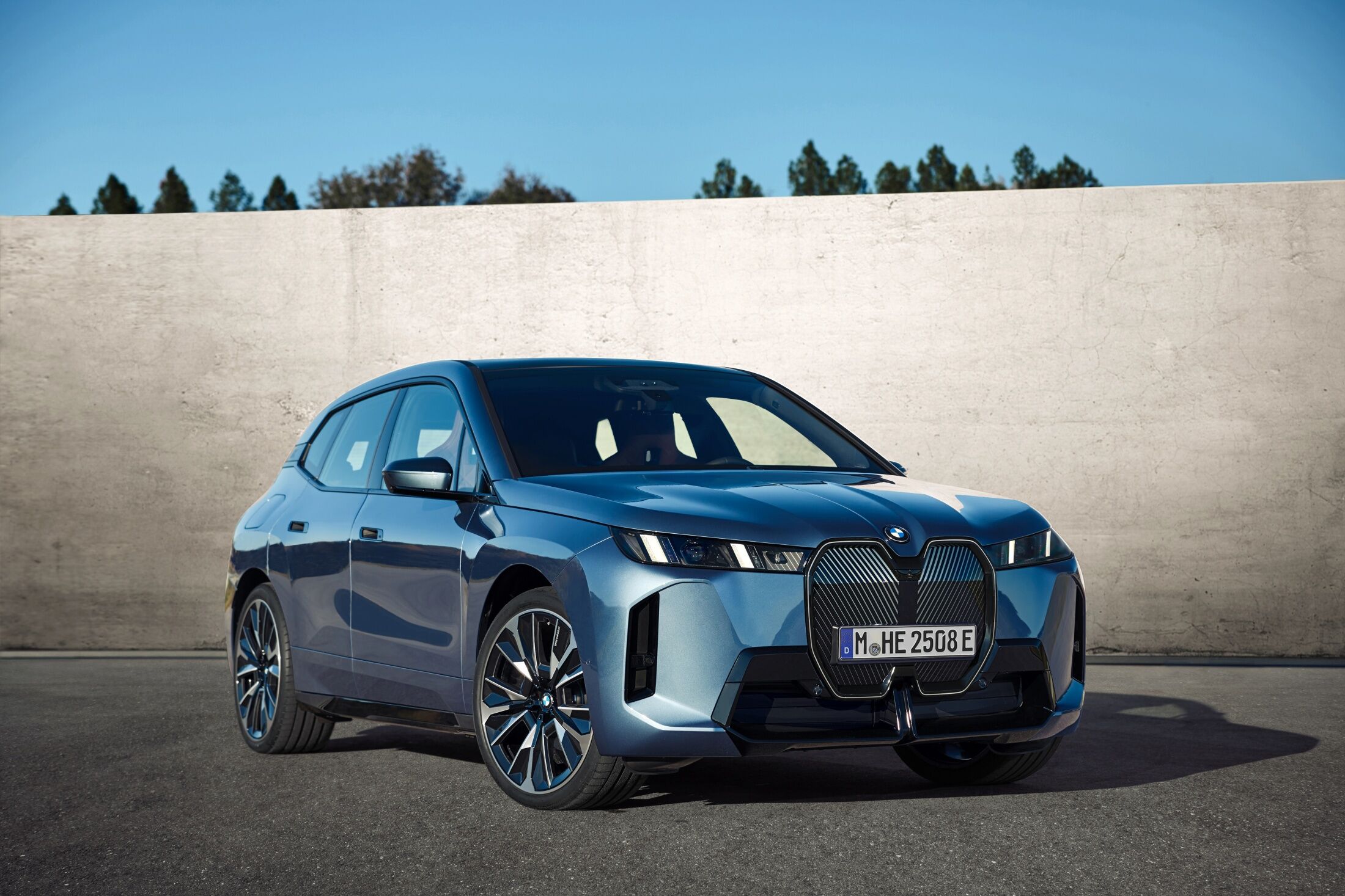 ▲BMW iX上市。（圖／翻攝自BMW）