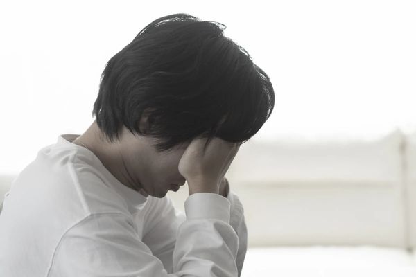 一名無精症人夫接連發現前妻與小三都懷了別人小孩，深受打擊的他找上律師要辦離婚。（示意圖，photoAC）