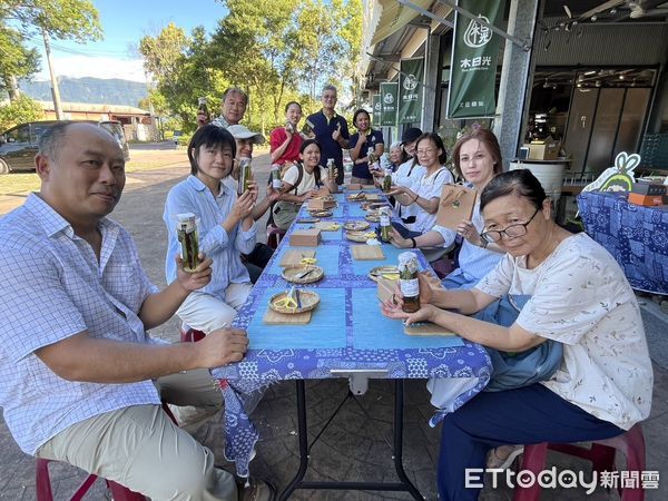 ▲▼邀集東管處、相關公協會單位及逾50位產業代表齊聚一堂，透過商品分享與實作交流。（圖／縱管處提供，下同）