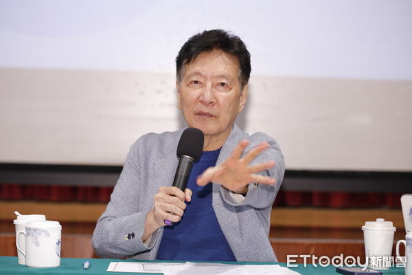 ▲▼前中廣董事長趙少康邀請前海軍艦長張競、前立委帥化民、前空軍副司令張炎廷、立委徐巧芯，就總統賴清德針對國防發表談話召開記者會點評。（圖／記者湯興漢攝）