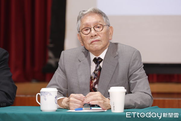 ▲▼前中廣董事長趙少康邀請前海軍艦長張競、前立委帥化民、前空軍副司令張炎廷、立委徐巧芯，就總統賴清德針對國防發表談話召開記者會點評。（圖／記者湯興漢攝）