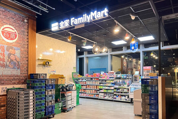 ▲▼桃園機場第二航廈。（圖／部落客飛天璇的口袋授權提供）