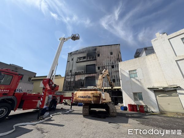 ▲▼新竹縣竹北市中華路676巷鑫旺工業大樓火警。（圖／記者楊永盛翻攝)