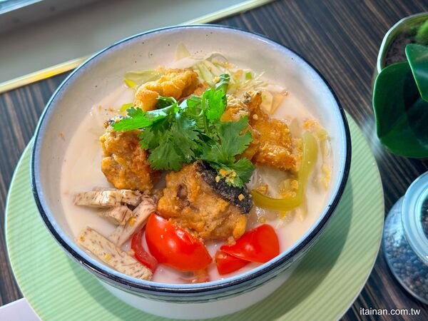 ▲▼麗星郵輪探索星號美食。（圖／部落客台南好Food遊授權提供）