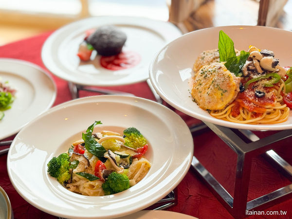 ▲▼麗星郵輪探索星號美食。（圖／部落客台南好Food遊授權提供）