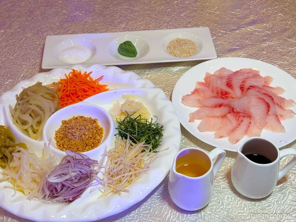 ▲▼麗星郵輪探索星號美食。（圖／部落客台南好Food遊授權提供）