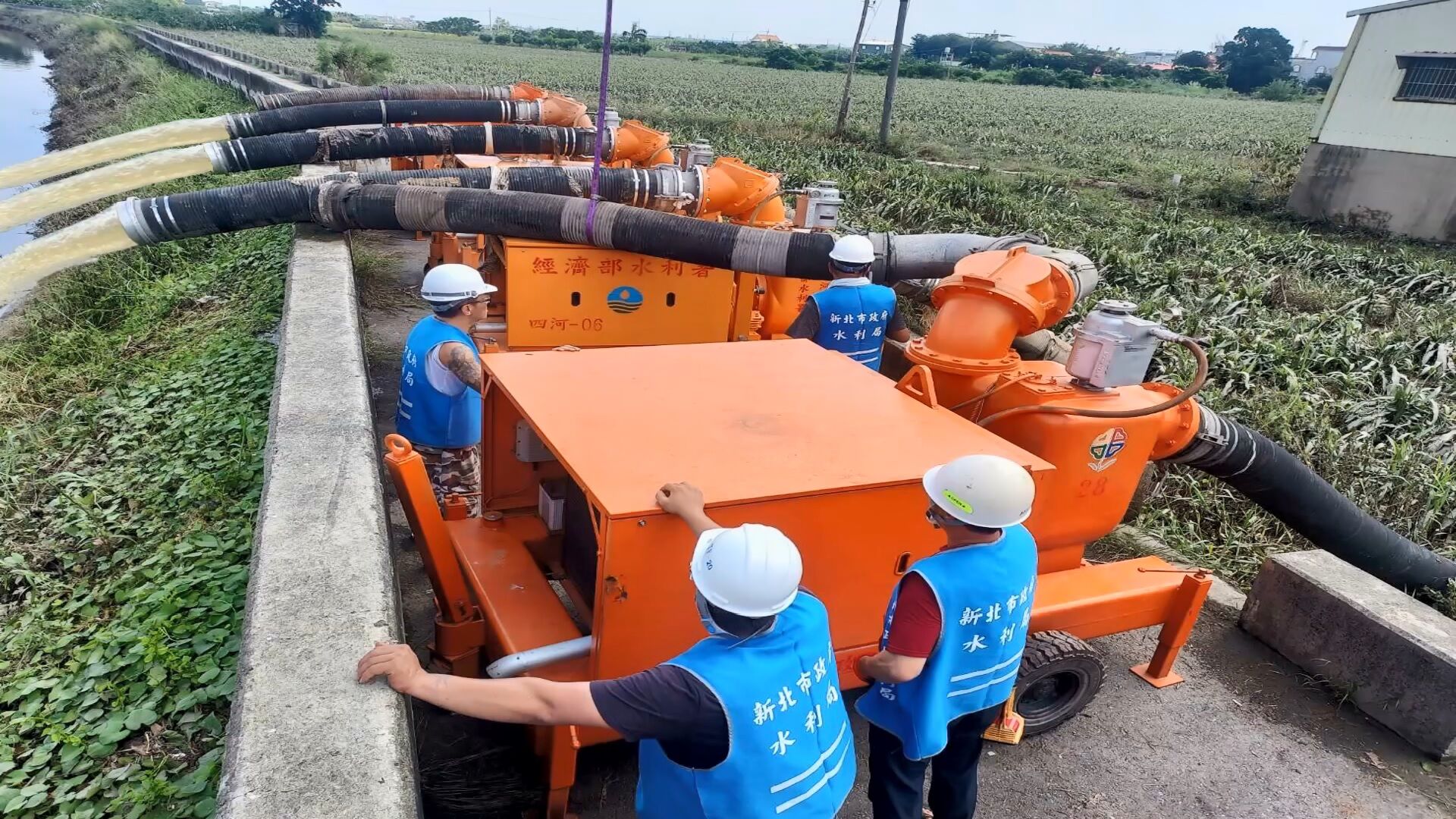 ▲新北添6台大型移動式抽水機。（圖／新北市水利局提供）