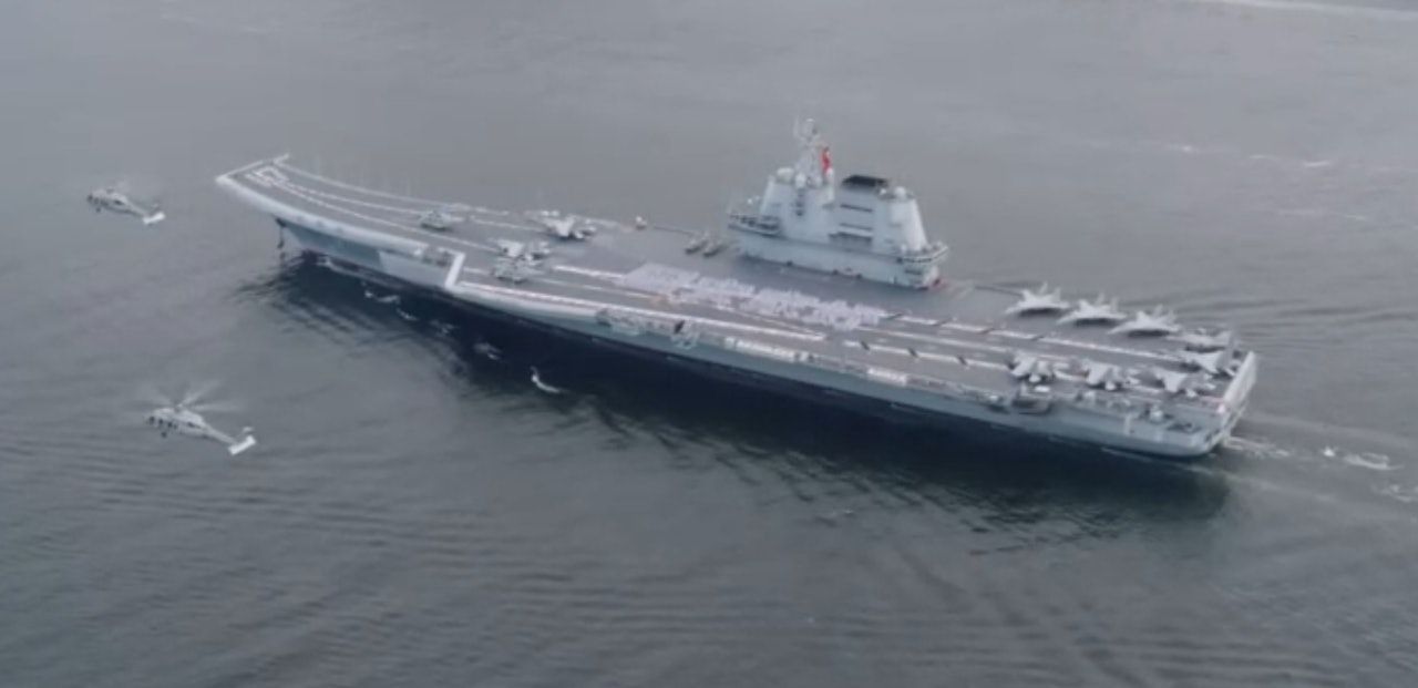 ▲山東艦及小航母編隊共四艘艦艇訪問香港。（圖／香港01）