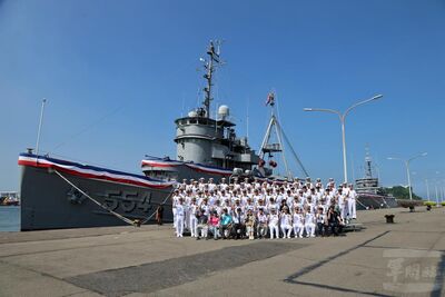 合計服勤逾150年　海軍大岡、永陽軍艦光榮除役