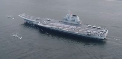 山東艦抵港首開放民眾登艦 萬噸大驅延安艦壓陣...小航母編隊齊至