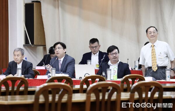 ▲▼林騰鷂 韓國瑜 立法院行使司法院院長 副院長及大法官同意權案公聽會 韓國瑜主持。（圖／記者屠惠剛攝）