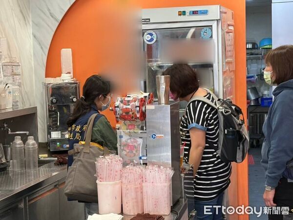 ▲▼高雄市衛生針對轄內手搖飲店、冰果店等展開稽查。（圖／記者許宥孺翻攝）