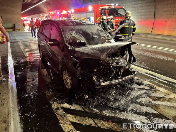 ▲台76線東向30.7公里(八卦山隧道路段)今日8時35分發生火燒車案。（圖／記者高堂堯翻攝）