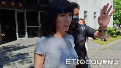 快訊／車模界林志玲打牛奶針慘死　辣模閨蜜PO文挨告現身警局