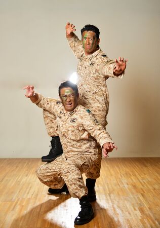 ▲黃少祺、江宏恩在《願望》披上軍服。（圖／三立提供）