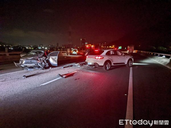 ▲國道3號北上發生4車連環追撞，導致1死6傷。（圖／記者陸運陞翻攝）