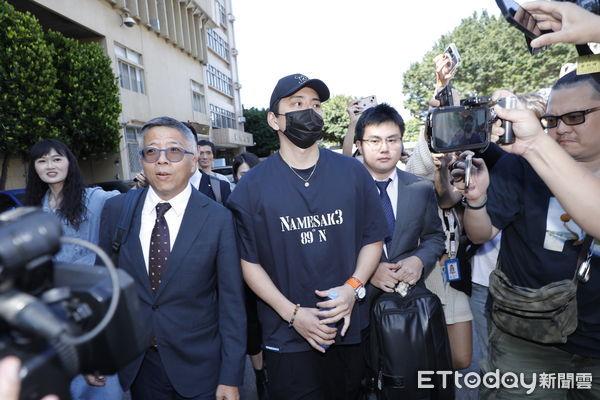 ▲▼             王大陸離開新北地院。（圖／記者湯興漢攝，下同）