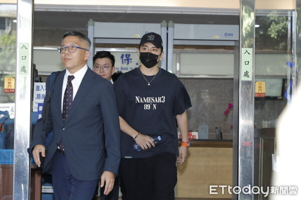 ▲▼             王大陸離開新北地院。（圖／記者湯興漢攝，下同）