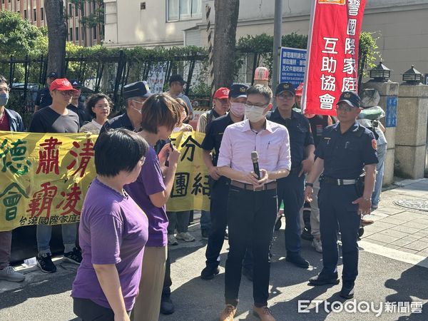 ▲▼台灣國際家庭互助協會與人民民主黨舉行記者會，痛批陸委會霸凌陸配。（圖／記者蔡紹堅攝）